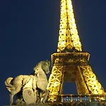 Chic & Cosy Eiffel Tower - Champs Elysees